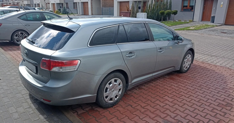 Toyota Avensis cena 39000 przebieg: 209000, rok produkcji 2010 z Świętochłowice małe 46